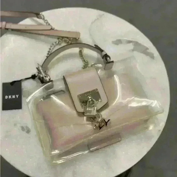 DKNY BRAND NEW WITH TAGS bagwith insert